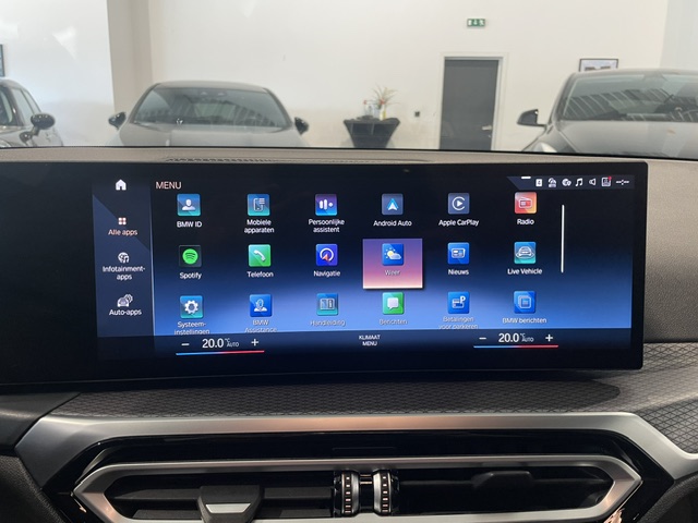 BMW 318i M-Pack Facelift ’23 met Garantie