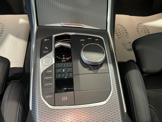 BMW 318i M-Pack Facelift ’23 met Garantie