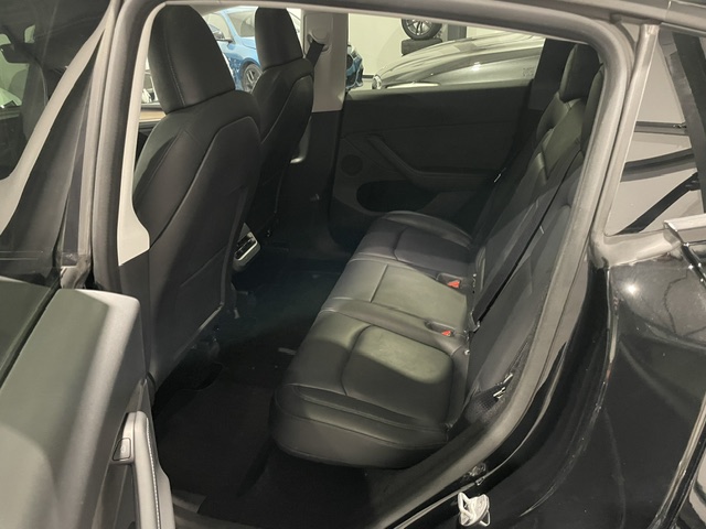Tesla Model Y Standard Range met Garantie