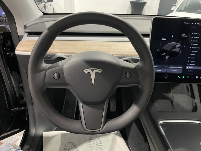 Tesla Model Y Standard Range met Garantie