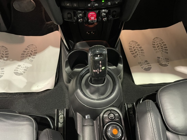 Mini Cooper 1.5i Automaat met Garantie