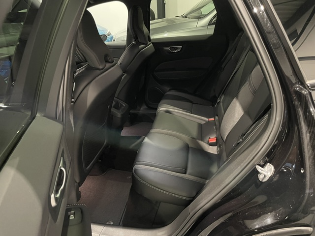Volvo XC60 2.0i Recharge R-Design ’24 met Garantie