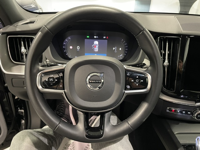 Volvo XC60 2.0i Recharge R-Design ’24 met Garantie