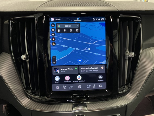 Volvo XC60 2.0i Recharge R-Design ’24 met Garantie