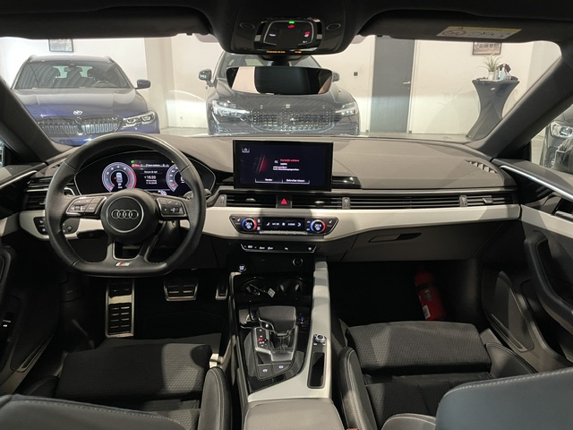 Audi A5 2.0TFSI S-Line ’23 met Garantie